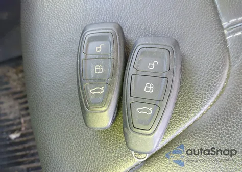 2012 Ford Focus Titanium из США, поврежденный, VIN 1FAHP3N28CL114377